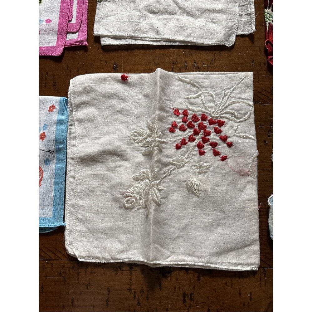 Collection Of Handkerchiefs Nine Total V-day Spring - Picture 2 of 14